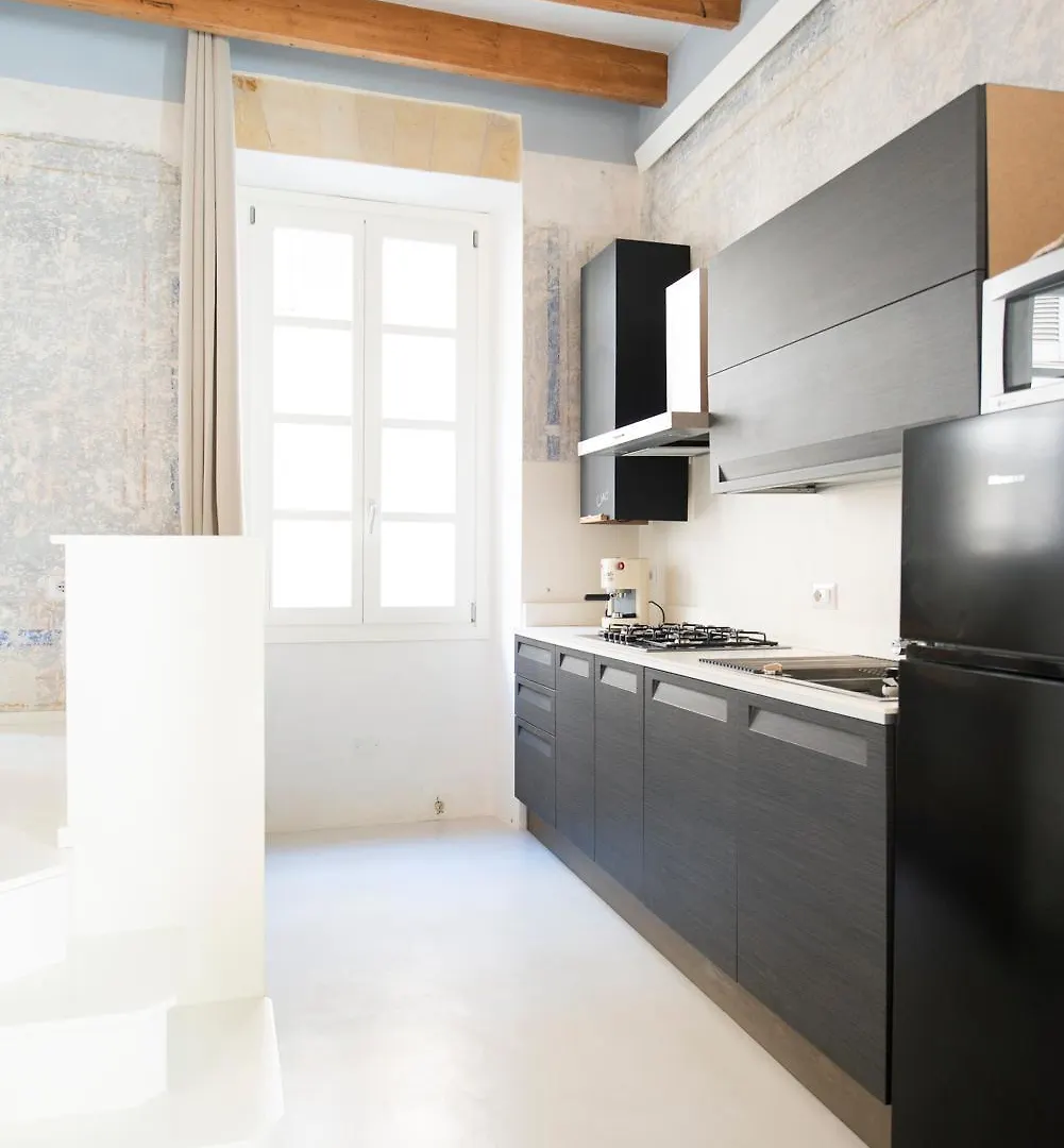 Home Tola Raffinato Appartamento In Centro Sassari Italia